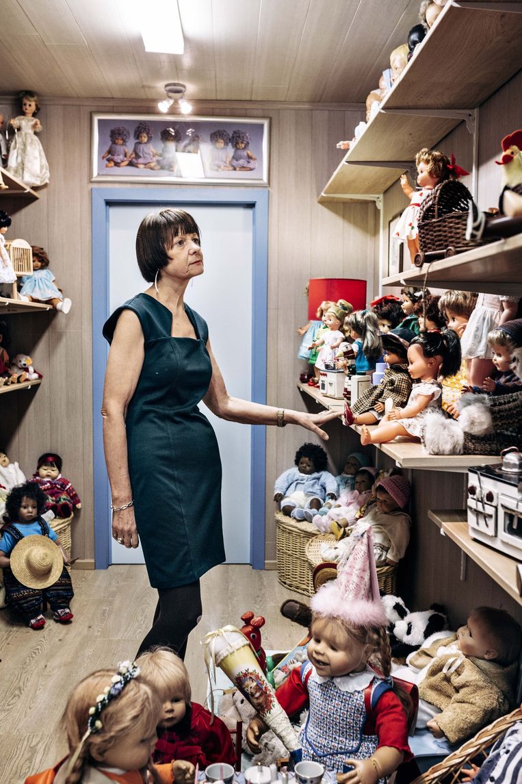 "Voor poppenmensen is de echte wereld kwetsend en bedreigend" | De Morgen