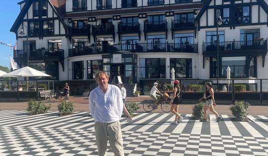 Laatste zomer in het laatste dijkhotel: ‘Gasten zijn hier geen koning, maar keizer’