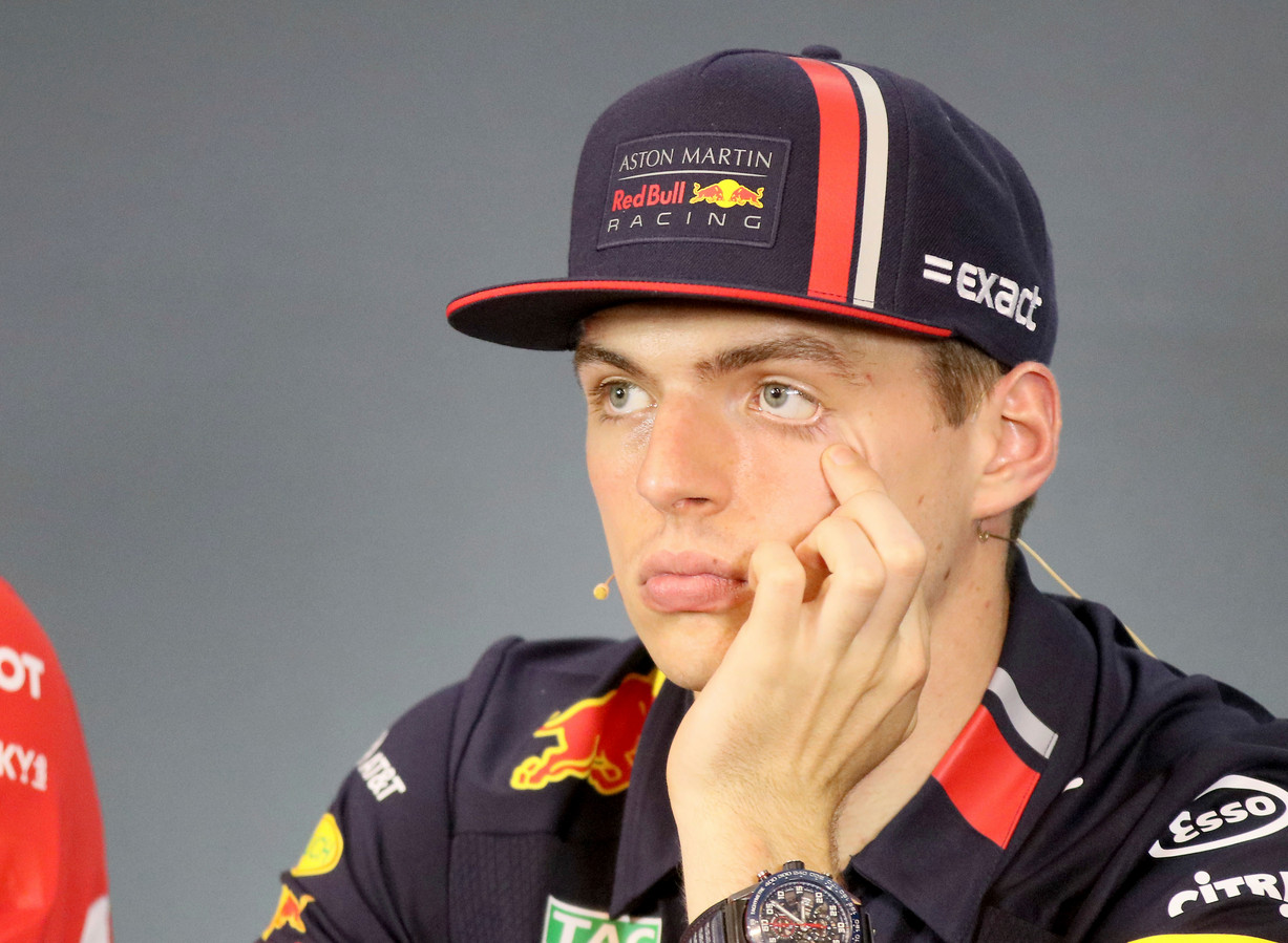 Макс ферстаппен. Макс Ферстаппен Max Verstappen. Макс Ферстаппен торс. Макс Ферстаппен смеётся.