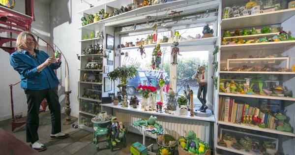 Hedelnaar wil af van verzameling van meer dan 3.200 kikkers