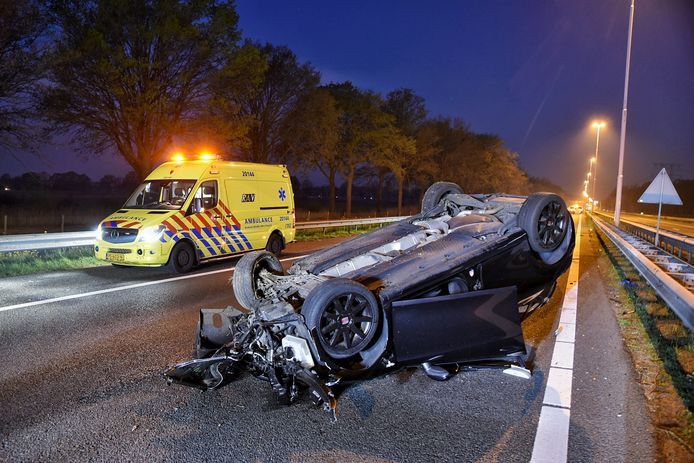 Twee Gewonden Bij Ernstig Ongeluk Op A58 Bij Moergestel Auto Slaat Over De Kop Tilburg Bndestem Nl