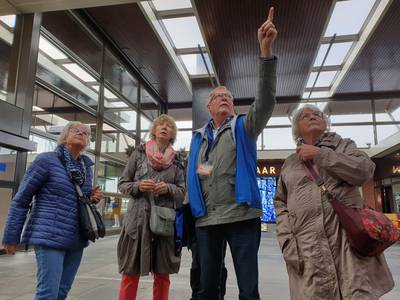 Senioren uit Goor krijgen proefrit in openbaar vervoer