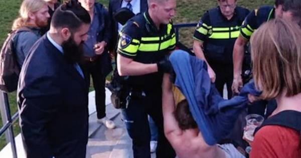 Tentenprotest Roeterseiland ontruimd door politie | Nieuws - AD.nl