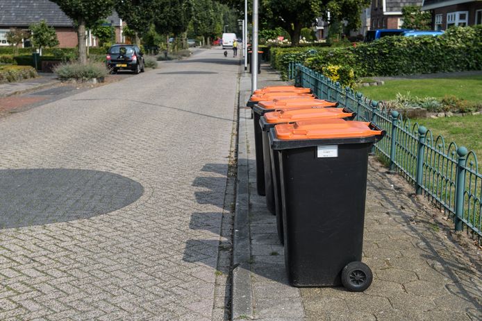 Haaksbergenaren verbaasd over vervuild verpakkingsafval