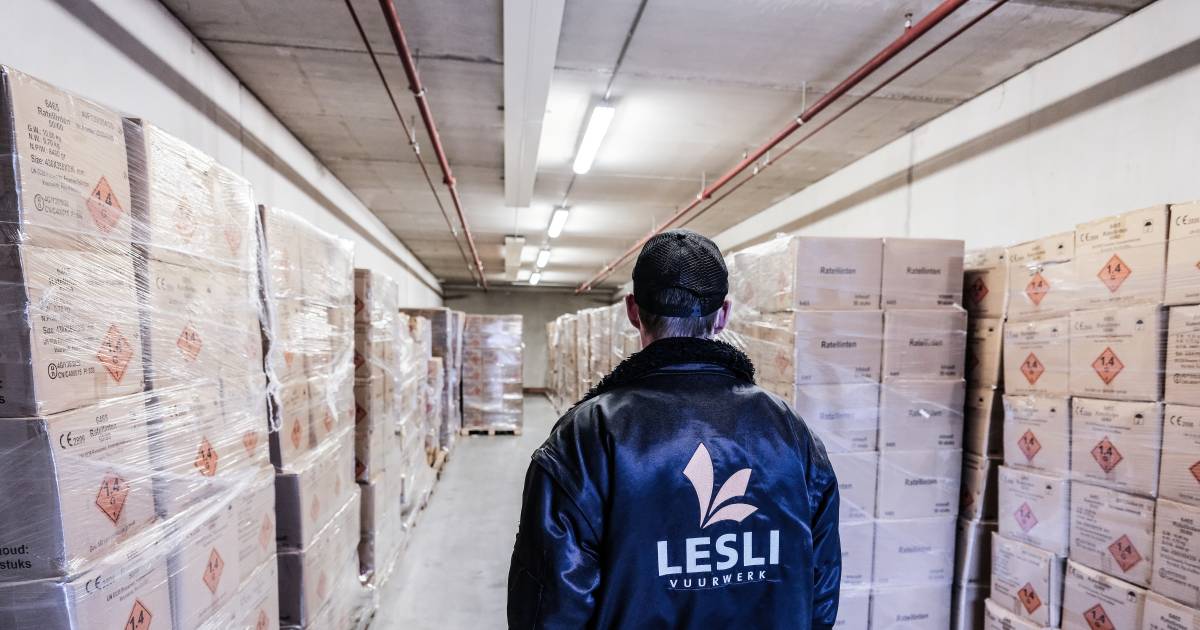 Miljoenen kilo's aan vuurwerk onderweg, maar de opslag puilt uit: 'De tijd begint te dringen' - De G