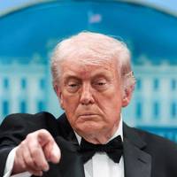 Trump kondigt importheffing van 25 procent aan voor auto’s en vrachtwagens uit EU