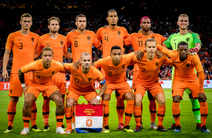 Kies de elf namen waarmee Oranje tegen Duitsland moet spelen | Nederlands voetbal | AD.nl