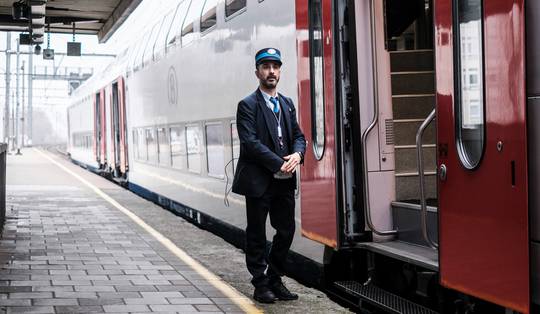 Renteloze leningen, kortingen in de apotheek en gratis treintickets: enkele van de voordelen waarvoor de spoorbonden deze week staken