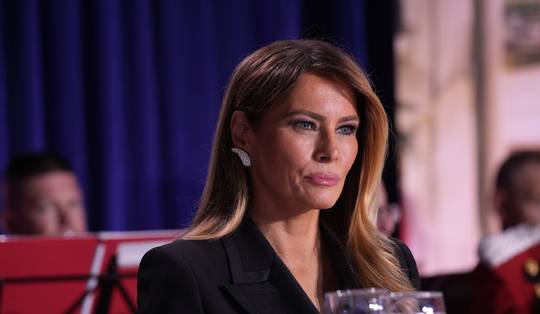 Melania Trump wil dat tv-zender ‘stelling neemt’ tegen talkshowhost Jimmy Kimmel