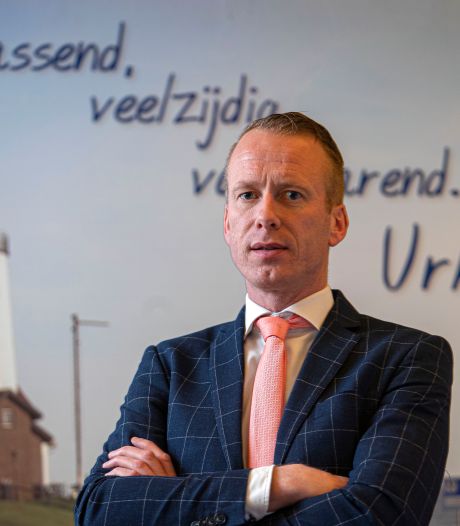 Boek Over Urk Maakt Veel Los In Vissersdorp Ik Heb Het Al Drie Keer Gelezen Ik Vind Het Verschrikkelijk Urk Destentor Nl