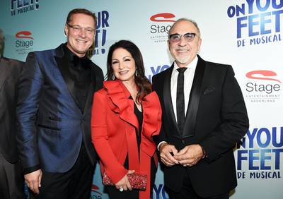 Rode loper galapremière musical On Your Feet! puilt uit van de sterren