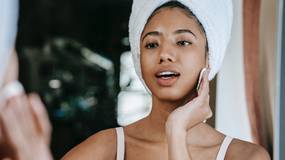 Watervrije beauty is in trek, maar is het ook beter voor je huid en het milieu?