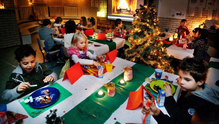 Niet alle Amsterdamse scholen vieren nog kerst | Het Parool