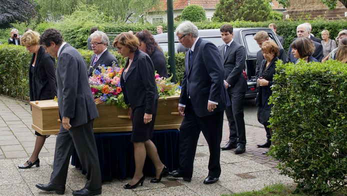 Veel Prominenten Aanwezig Bij Uitvaart Willem Duys Binnenland Destentor Nl