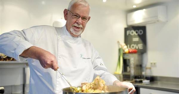 Kok Gerard Kooiker uit Rossum wil met boek boodschap overbrengen - Tubantia