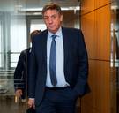 Kamer zet licht op groen voor identiteitskaart met digitale vingerafdrukken