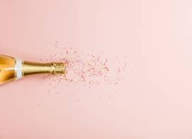 Champagne over? Gooi er om déze reden een rozijntje in