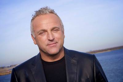 Gordon biedt boze vader meisje van Nulde nederige excuses aan