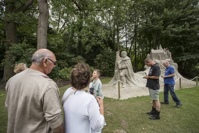 Zandsculpturen in Diepenheim lokken campinggasten
