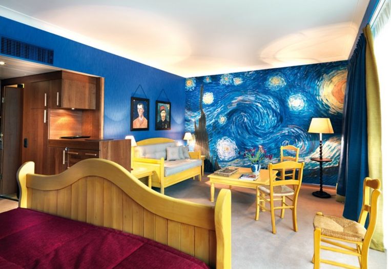 Grafisch ontwerpster maakt Van Gogh hotelkamer | Het Parool
