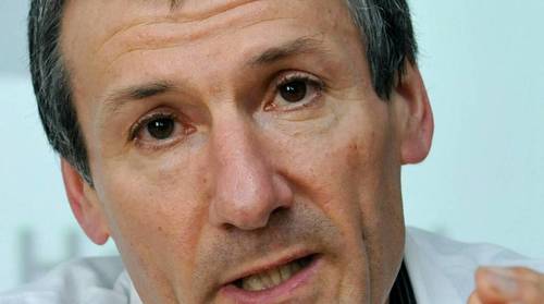 Toon Claes, de chirurg bij wie Remco Evenepoel en andere toprenners thuis zijn: Zelfs om één uur 's nachts antwoordt hij meteen