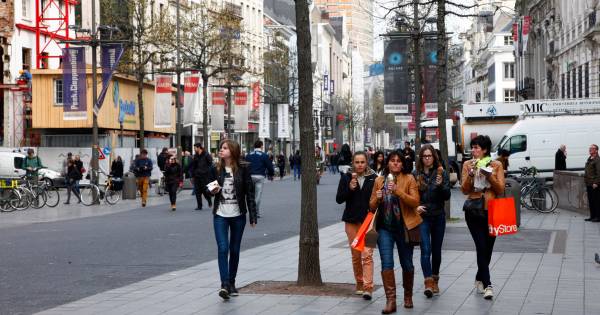 Belgie Legt Openbare Leven Zo Goed Als Volledig Stil Winkels