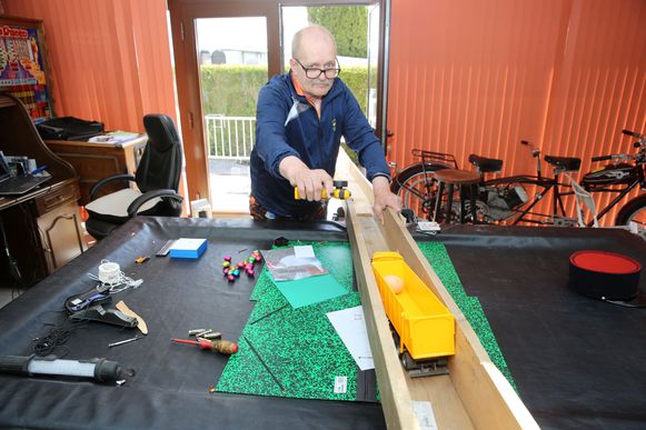 Constructie Brengt Ei Van Kippenhok Tot Aan Fornuis Beersel