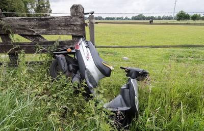 Achtergelaten scooter in Glane zorgt voor onbegrip: ‘Dit is afschuifpolitiek’