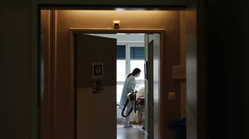 Rapport schetst ijzingwekkend beeld van coronacrisis in woonzorgcentra