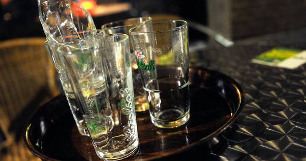 Uitbater betrapt op schenken alcohol zonder vergunning | St. Anthonis - De Gelderlander