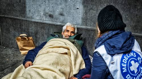 Dakloos door corona: “Waar ik slaap? Gewoon in de metro”