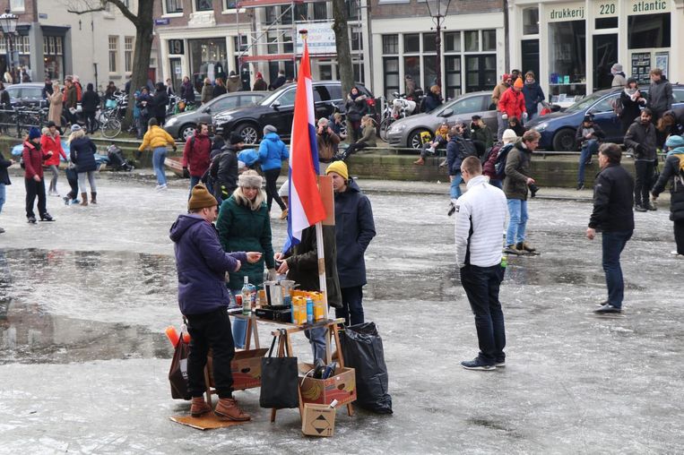 Hier schaatsen Amsterdammers zaterdag op de grachten | Het Parool
