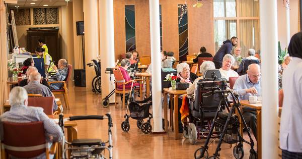 Geen virus in Huize Raffy, mondkapjes kunnen weer af - BN DeStem