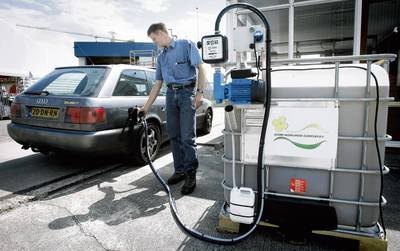 Palmolie in biodiesel is níet duurzaam, zegt Brussel nu.  ‘En dat is goed voor de orang-oetang’