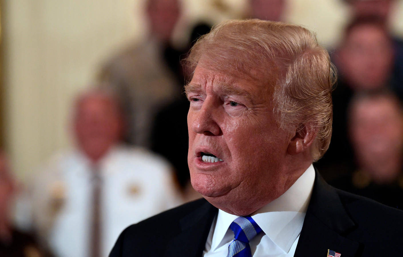 Anonieme medewerker president 'personeel Witte Huis werkt Trump tegen