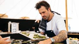 Geen vlees meer in restaurant van Sergio Herman: “Wij, chefs, moeten het goede voorbeeld geven”