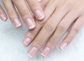 Van dit wondermiddeltje krijg je weer mooie, gezonde nagels