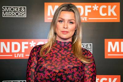 Bridget is verwend door André, Sylvie met prins op de rode loper