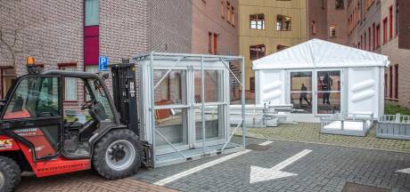 Zwols Bruidspaar Vergat Bevangen Door Liefde Vergunning Aan Te