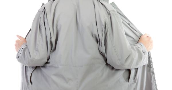 Wandelaarster neemt foto van schennispleger die haar lastigvalt in Uden, politie pakt hem op.