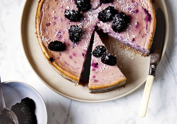 Slechts 234 calorieën: Lichte én romige bramencheesecake