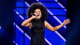Aïsha is de eerste vierdraaier in The Voice van Vlaanderen
