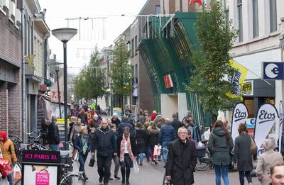 57 bonnen voor fietsen in Hoogstraat Wageningen