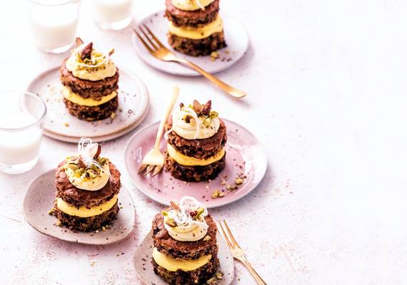 Héérlijk: dubbeldekkers met kardemom, chocola, pistache en een romige vulling