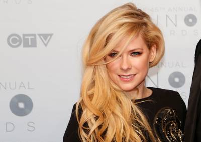 Emotionele Avril Lavigne komt met nieuw werk