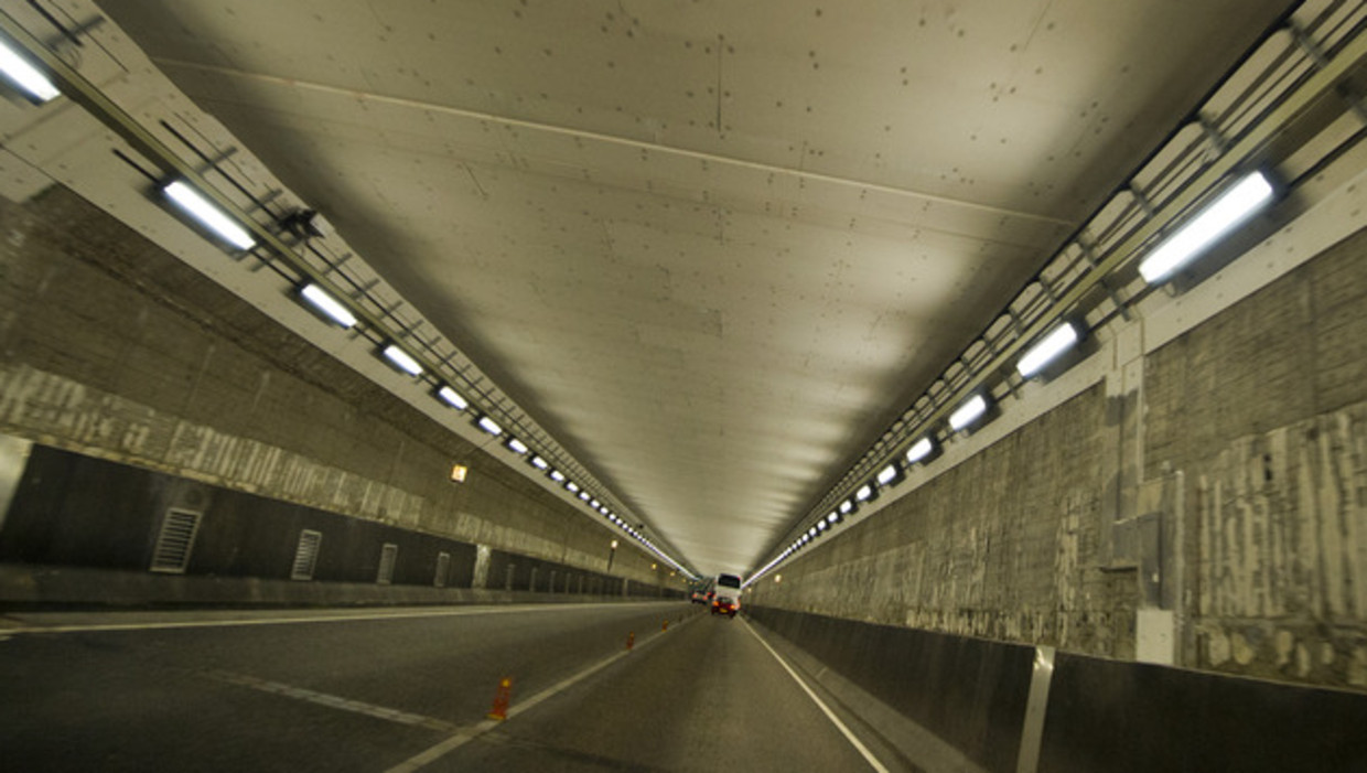 Vernieuwde IJtunnel weer open Het Parool