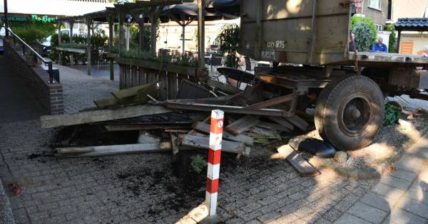 Kroegbaas uit Den Ham baalt van 'ongelukje' door losgeraakte aanhanger, maar geeft moed niet op - Tu