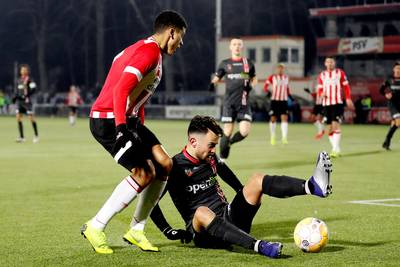 Jong PSV en MVV delen punten op koude Herdgang