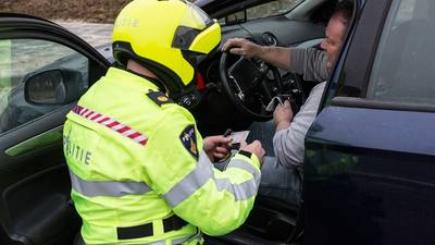 739 bekeuringen bij Touringcar-controle op smartphonegebruik