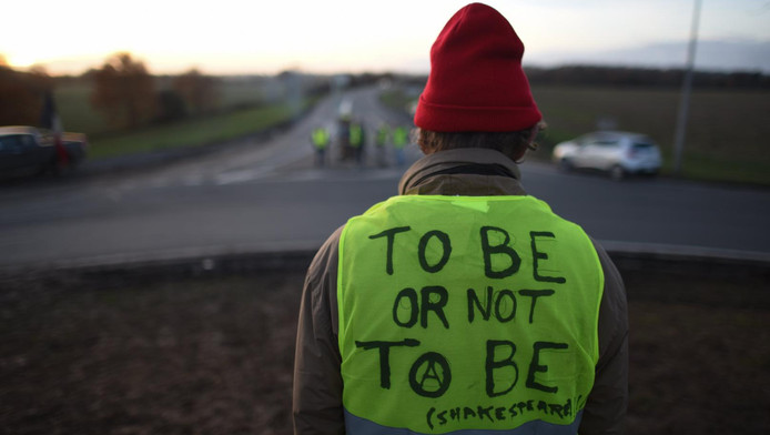 Gilets Jaunes Pourquoi Le Vent De Révolte Souffle T Il